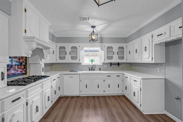 1302 Minchen Drive, Deer Park, TX 77536
