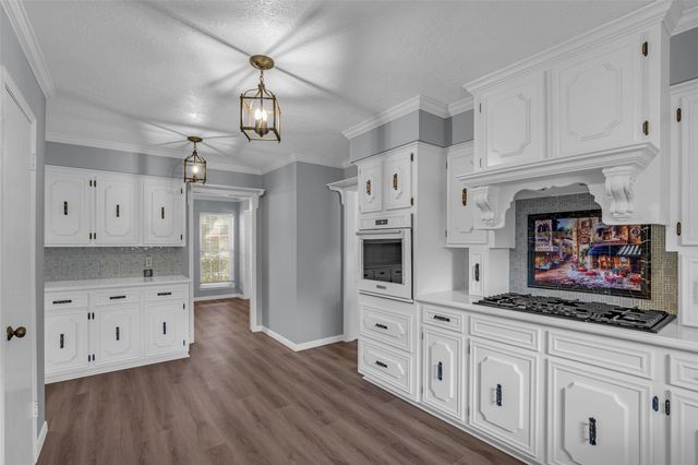 1302 Minchen Drive, Deer Park, TX 77536