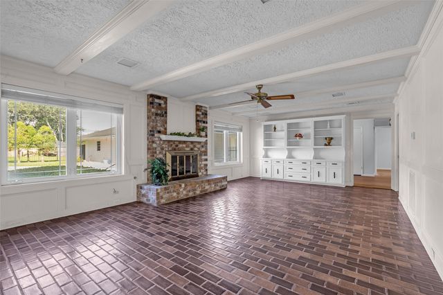 1302 Minchen Drive, Deer Park, TX 77536
