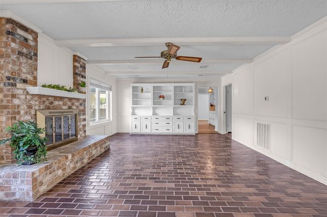 1302 Minchen Drive, Deer Park, TX 77536