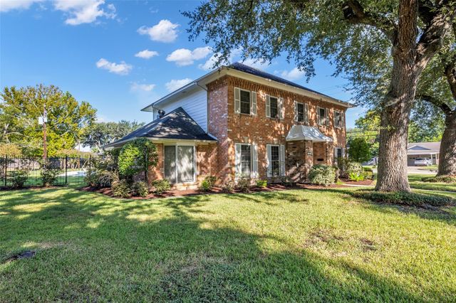 1302 Minchen Drive, Deer Park, TX 77536