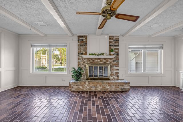 1302 Minchen Drive, Deer Park, TX 77536