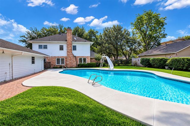 1302 Minchen Drive, Deer Park, TX 77536