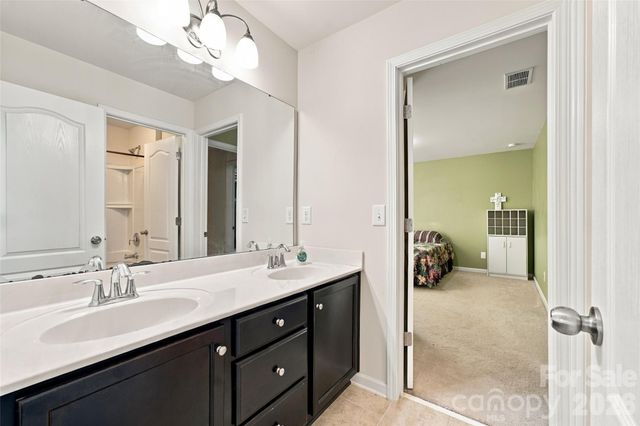 2440 Flintshire Lane, Gastonia, NC 28056