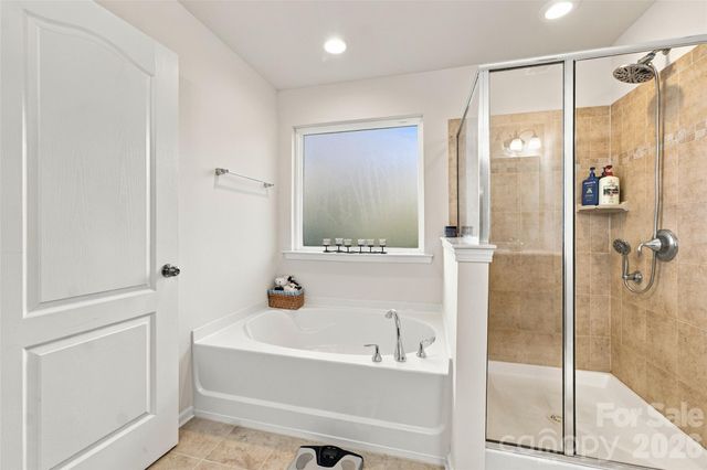 2440 Flintshire Lane, Gastonia, NC 28056