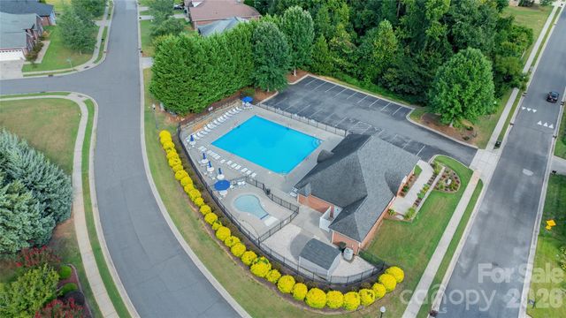 2440 Flintshire Lane, Gastonia, NC 28056