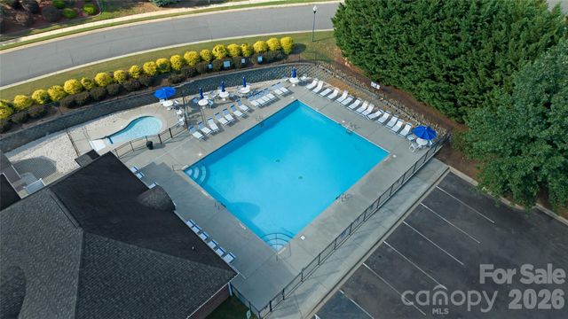 2440 Flintshire Lane, Gastonia, NC 28056