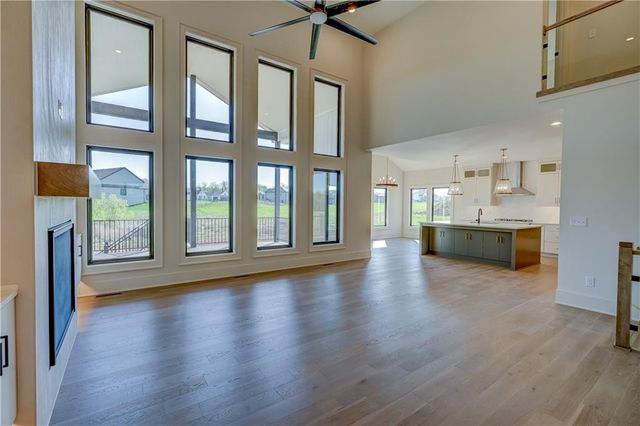 573 South Shore Drive, Lake Winnebago, MO 64034