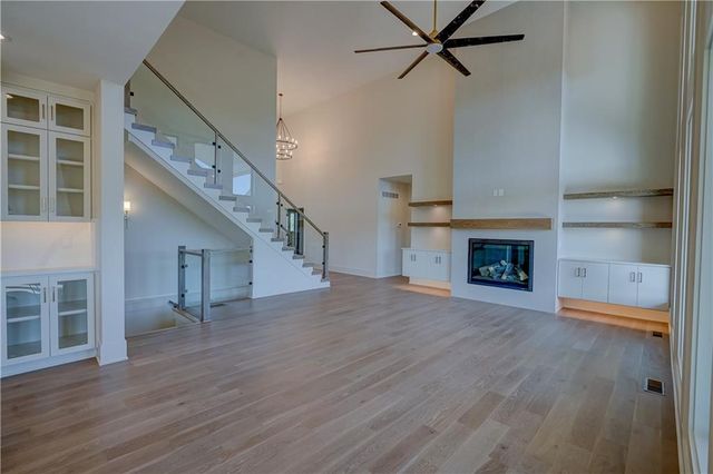 573 South Shore Drive, Lake Winnebago, MO 64034