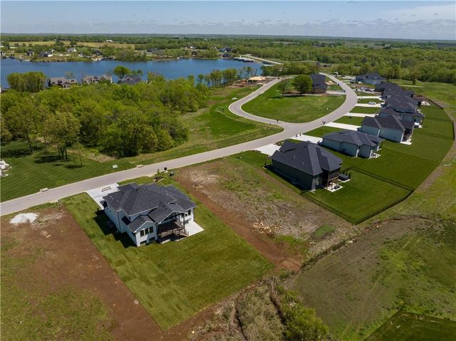 573 South Shore Drive, Lake Winnebago, MO 64034