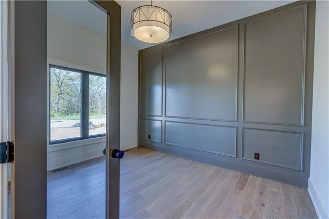 573 South Shore Drive, Lake Winnebago, MO 64034