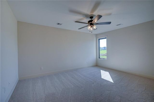 573 South Shore Drive, Lake Winnebago, MO 64034