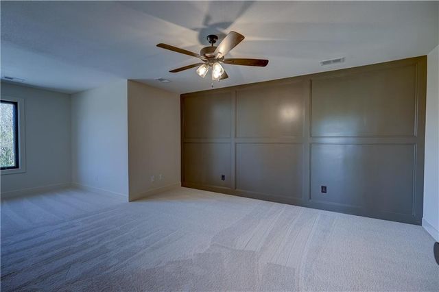 573 South Shore Drive, Lake Winnebago, MO 64034
