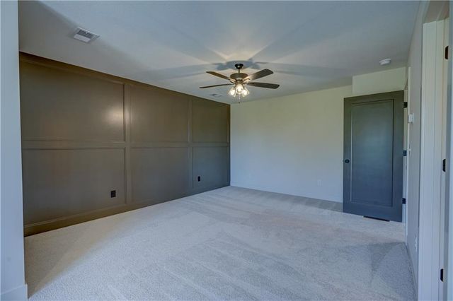 573 South Shore Drive, Lake Winnebago, MO 64034