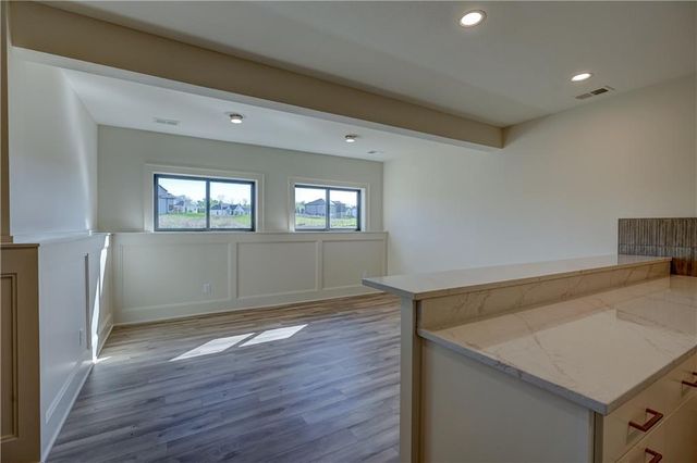 573 South Shore Drive, Lake Winnebago, MO 64034