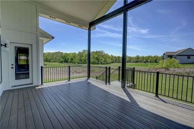 573 South Shore Drive, Lake Winnebago, MO 64034