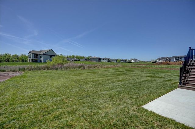573 South Shore Drive, Lake Winnebago, MO 64034