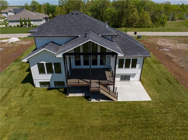 573 South Shore Drive, Lake Winnebago, MO 64034