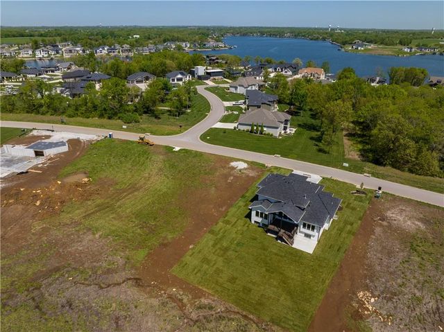 573 South Shore Drive, Lake Winnebago, MO 64034