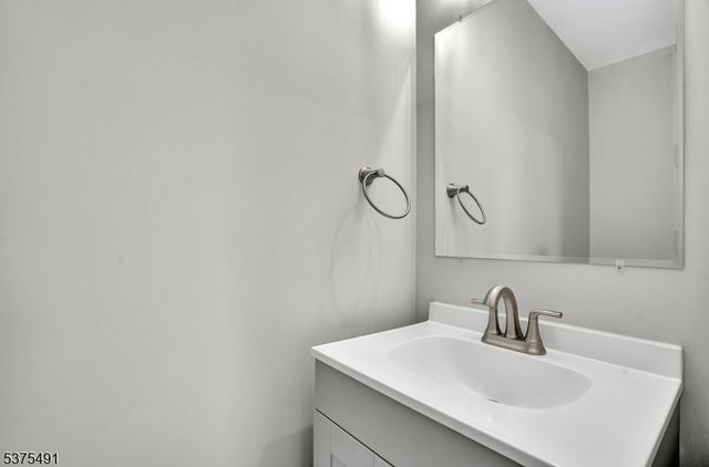 434 Halsted St, East Orange City, NJ 07018