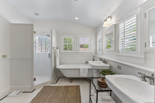 120 LAMONT AVE, Alamo Heights, TX 78209