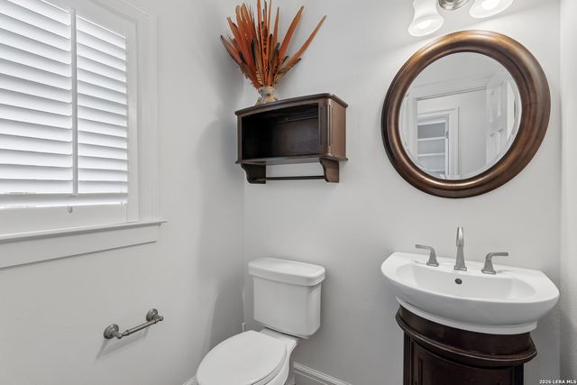 120 LAMONT AVE, Alamo Heights, TX 78209