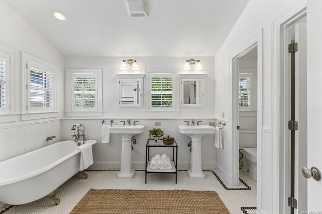 120 LAMONT AVE, Alamo Heights, TX 78209