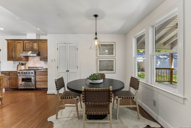120 LAMONT AVE, Alamo Heights, TX 78209