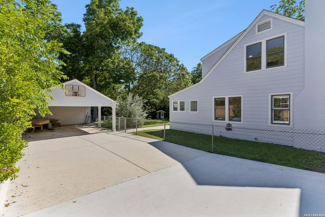 120 LAMONT AVE, Alamo Heights, TX 78209