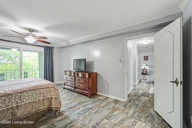 4875 Sherburn Ln 3D, Louisville, KY 40207