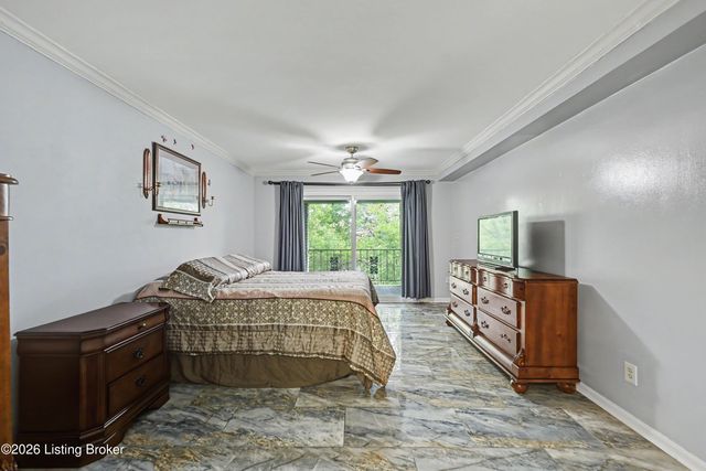 4875 Sherburn Ln 3D, Louisville, KY 40207