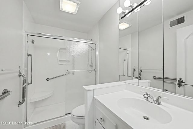 4875 Sherburn Ln 3D, Louisville, KY 40207