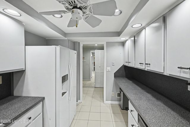 4875 Sherburn Ln 3D, Louisville, KY 40207