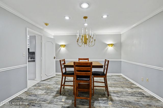 4875 Sherburn Ln 3D, Louisville, KY 40207