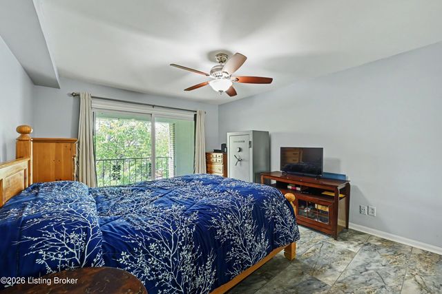 4875 Sherburn Ln 3D, Louisville, KY 40207