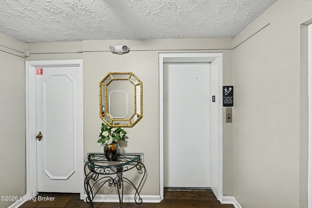 4875 Sherburn Ln 3D, Louisville, KY 40207