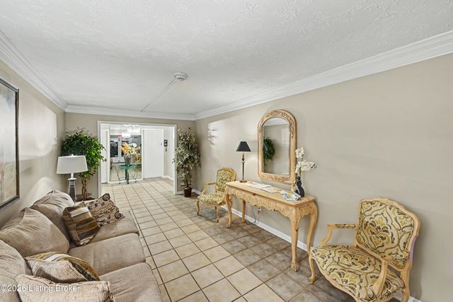 4875 Sherburn Ln 3D, Louisville, KY 40207