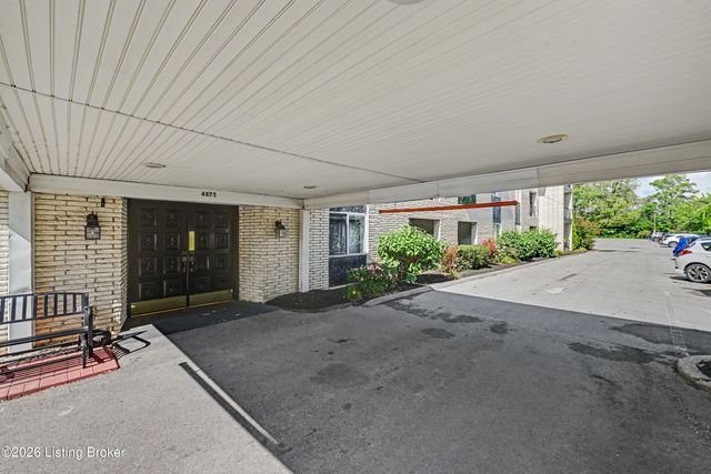 4875 Sherburn Ln 3D, Louisville, KY 40207