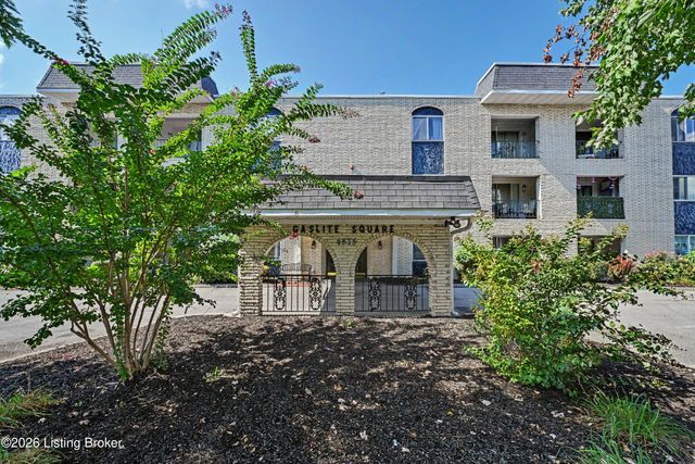4875 Sherburn Ln 3D, Louisville, KY 40207