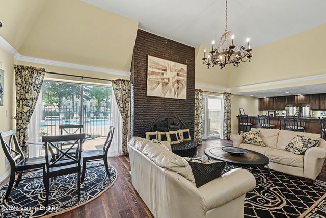 4875 Sherburn Ln 3D, Louisville, KY 40207