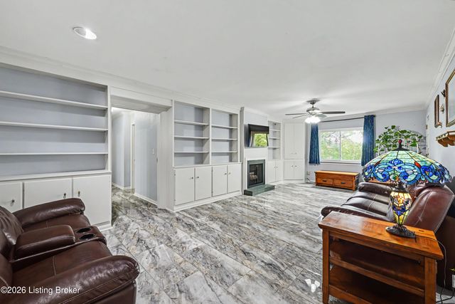 4875 Sherburn Ln 3D, Louisville, KY 40207