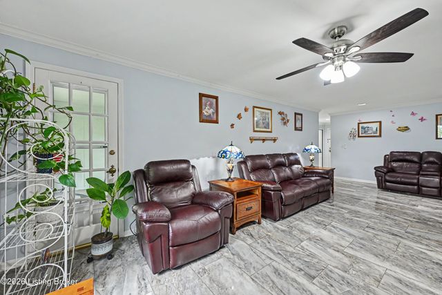 4875 Sherburn Ln 3D, Louisville, KY 40207