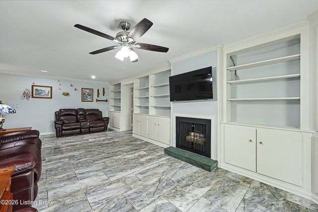 4875 Sherburn Ln 3D, Louisville, KY 40207