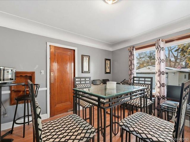 11323 Lansdowne Street, Detroit, MI 48224