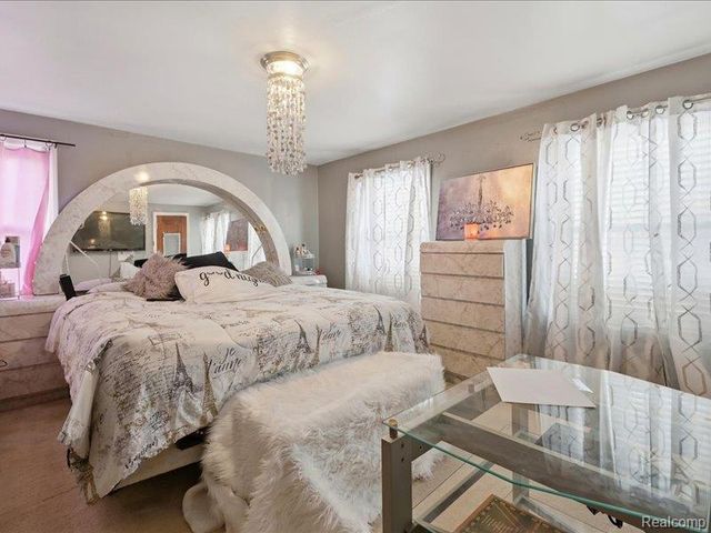 11323 Lansdowne Street, Detroit, MI 48224