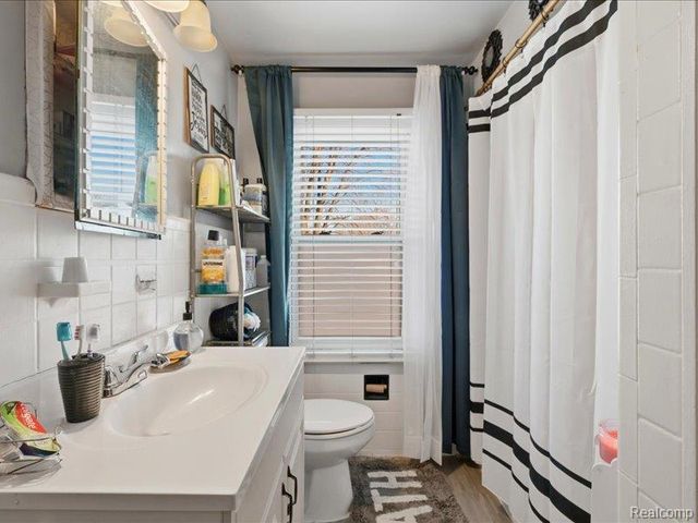 11323 Lansdowne Street, Detroit, MI 48224