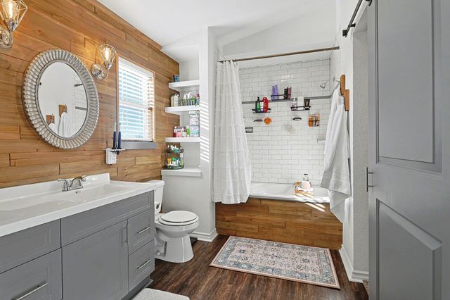 729 S Longbranch Dr, Maize, KS 67101