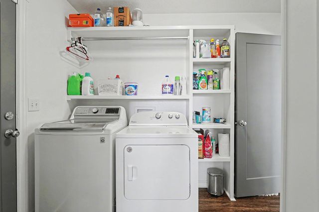 729 S Longbranch Dr, Maize, KS 67101