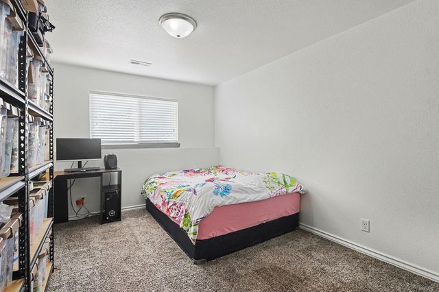 729 S Longbranch Dr, Maize, KS 67101