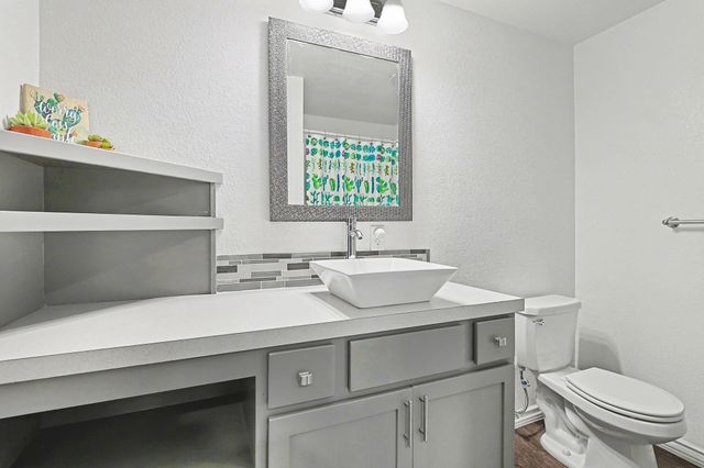 729 S Longbranch Dr, Maize, KS 67101